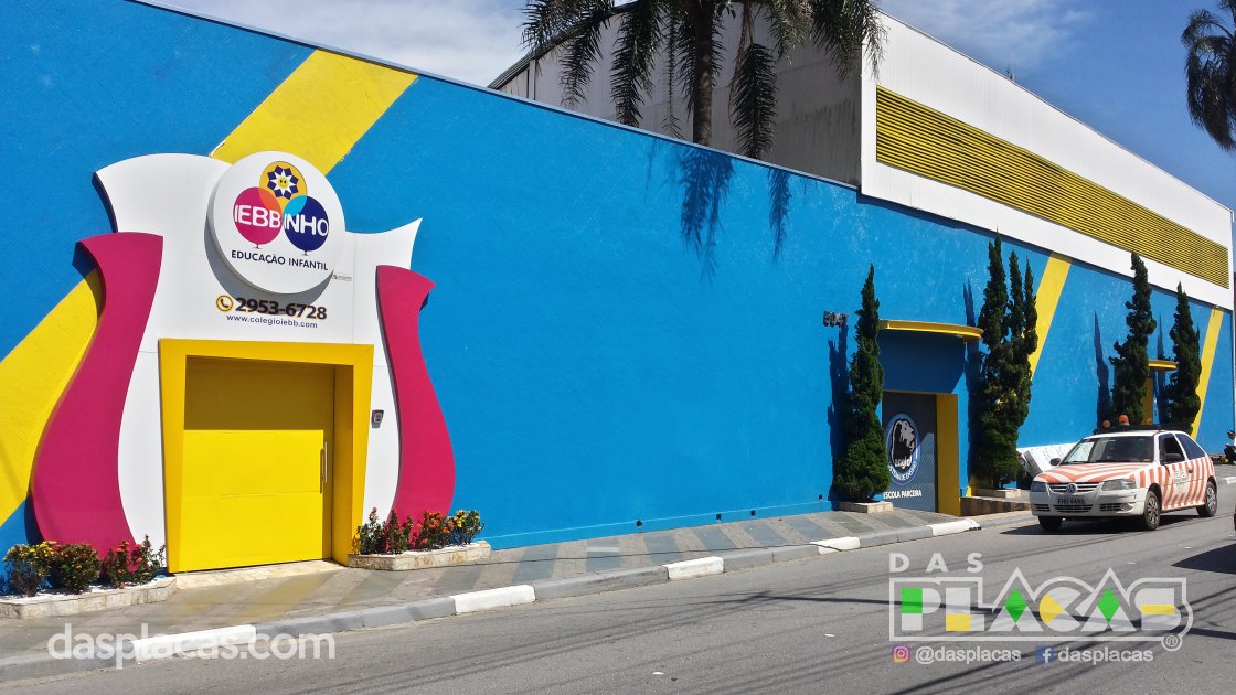 fachada colegio infantil pintura.jpg